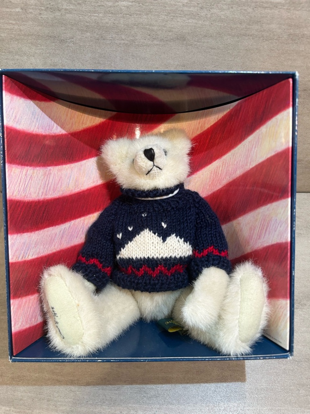 Mary Meyer Americana 1995 Green Mountain Signature Signed Teddy Bear.